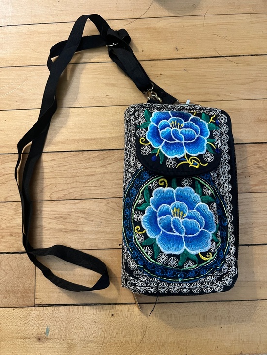 MEXICANA Handbags - Embroidered Blue Floral Crossbody Bag - Lightweight Women's Shoulder Bag